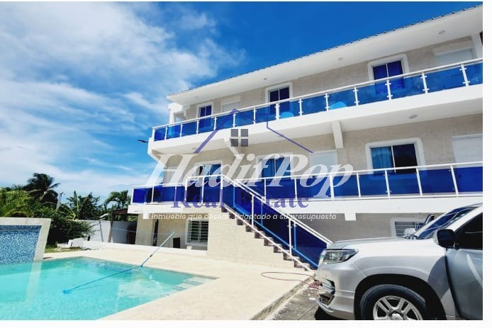 Apartamento Amueblado en Renta: ¡A Dos Esquinas de la Playa!*