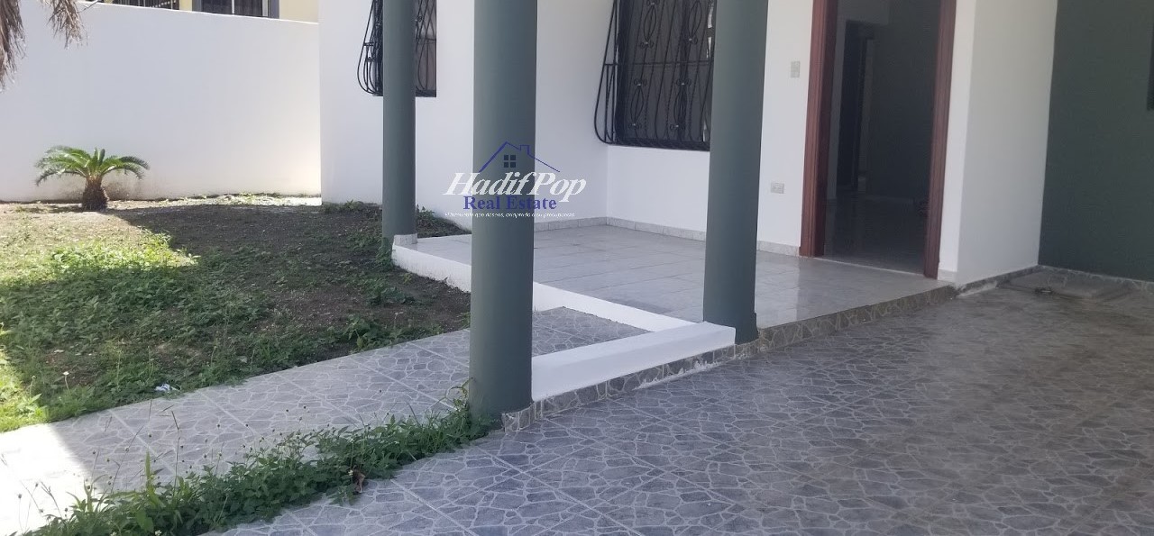 Cómoda casa ubicada en urbanización, Puerto Plata